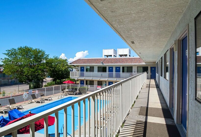 Motel 6pueblo, Co  I25