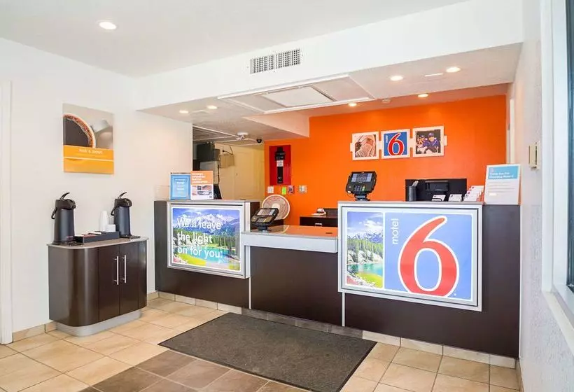 Motel 6pueblo, Co  I25