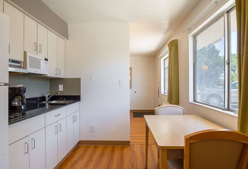 Motel 6pueblo, Co  I25