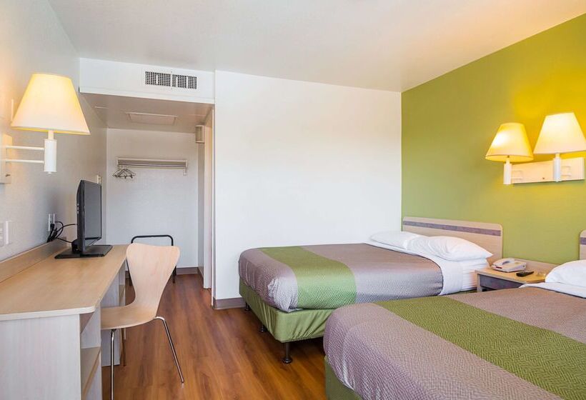 Motel 6pueblo, Co  I25