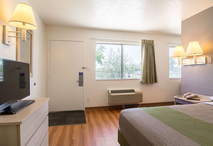 Motel 6pueblo, Co  I25