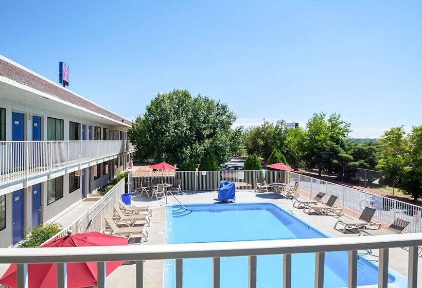 Motel 6pueblo, Co  I25