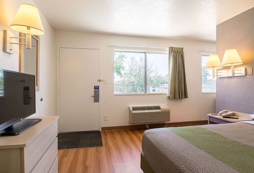 Motel 6pueblo, Co  I25