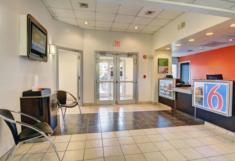 Motel 6seekonk, Ma  Providence East