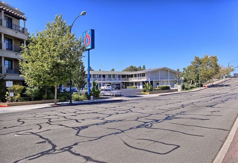 מוטל Park Inn By Radisson