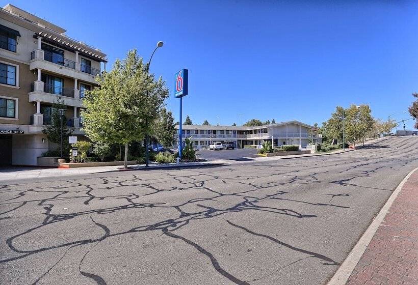 מוטל Park Inn By Radisson