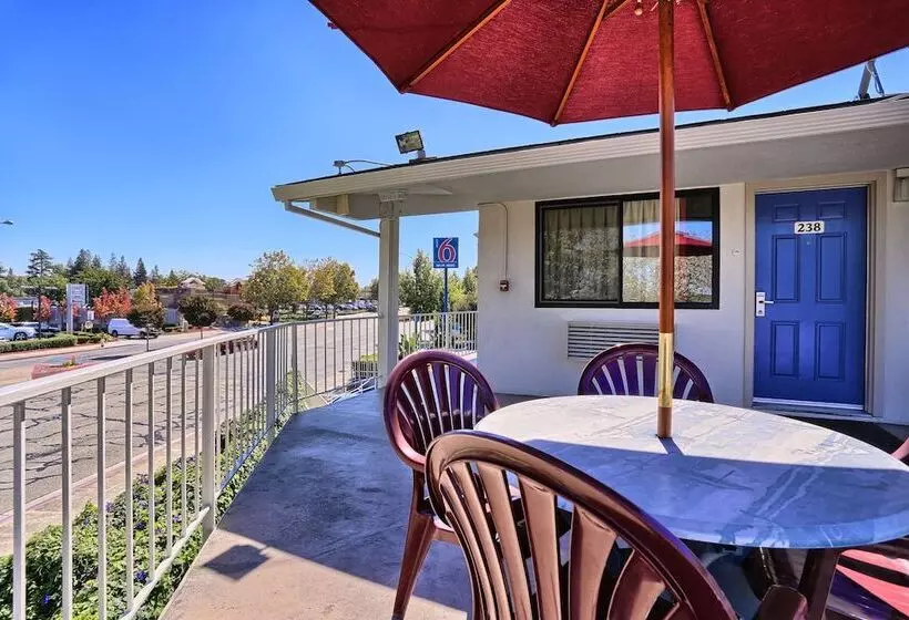 Мотель Park Inn By Radisson