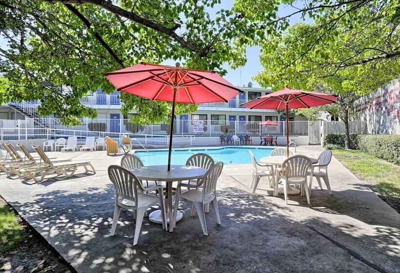 מוטל Park Inn By Radisson