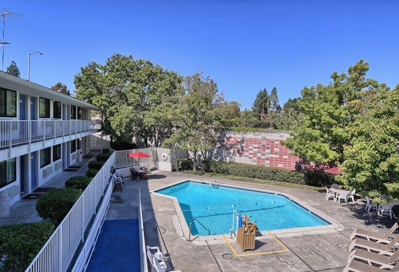 מוטל Park Inn By Radisson