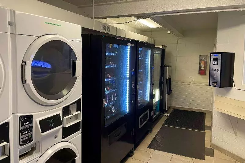 モーテル Travelodge By Wyndham Madison Heights Mi