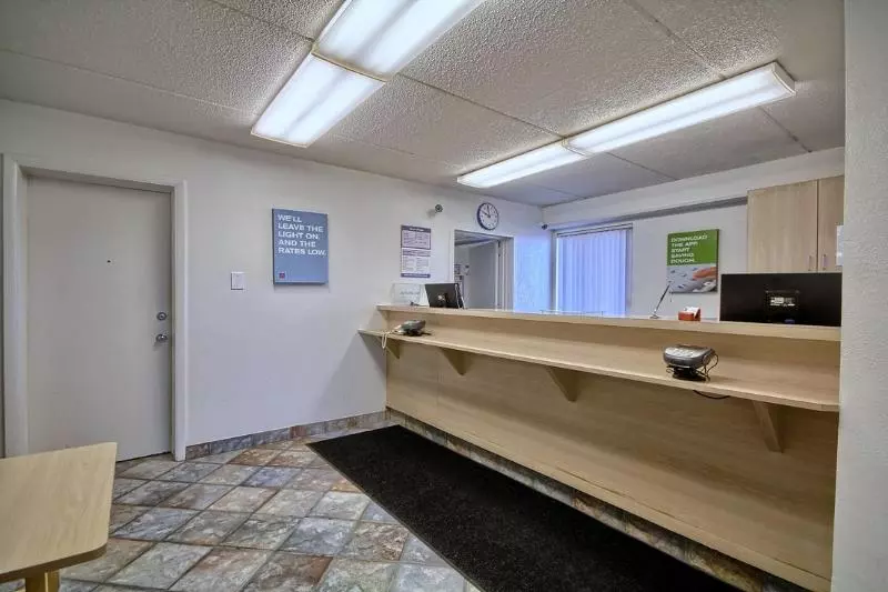 モーテル Travelodge By Wyndham Madison Heights Mi