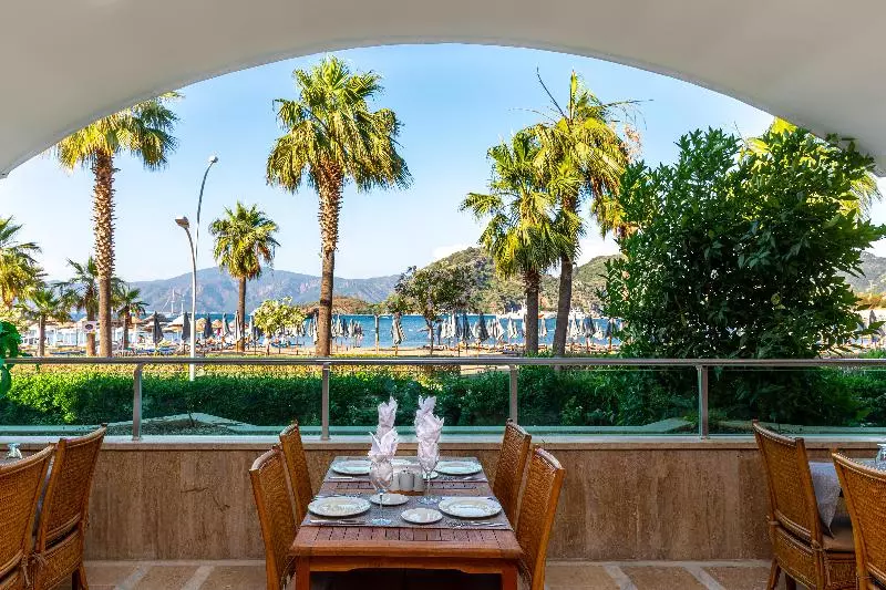 Szálloda Faros Premium Beach