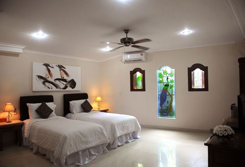 Resort Sea Breeze Candidasa