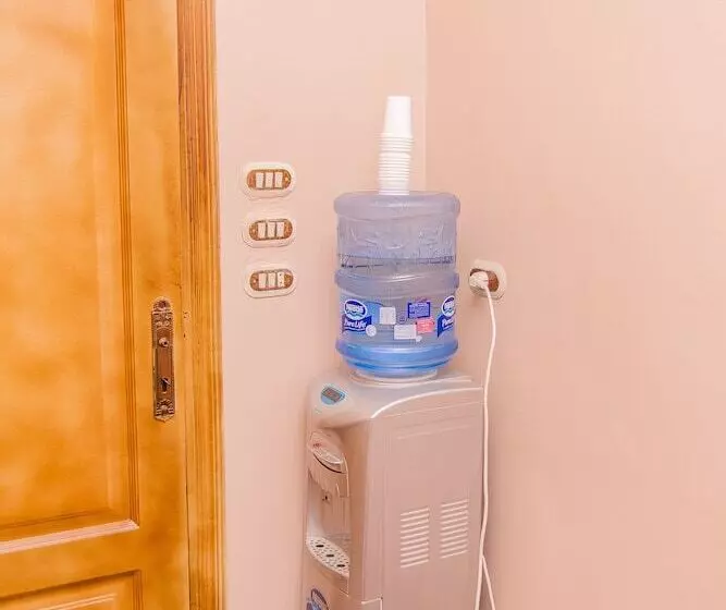 تختخواب و صبحانه Guardian Guest House