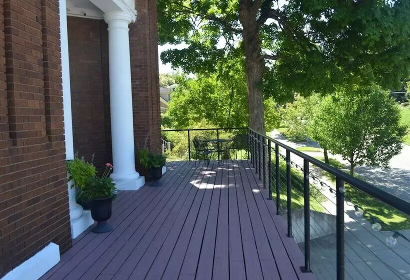 Bed and Breakfast Mcgrady Inn