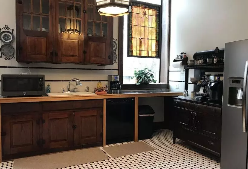 Bed and Breakfast Mcgrady Inn