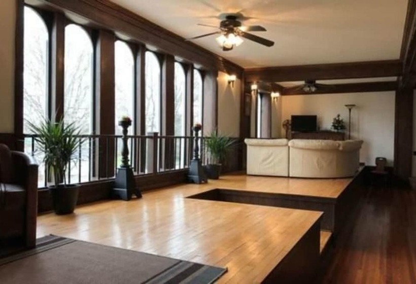 مبيت وإفطار Mcgrady Inn