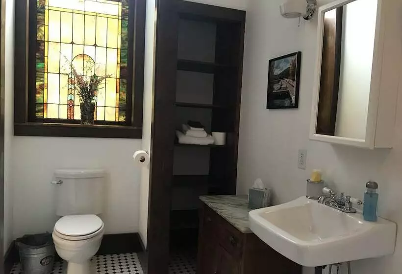 Bed and Breakfast Mcgrady Inn