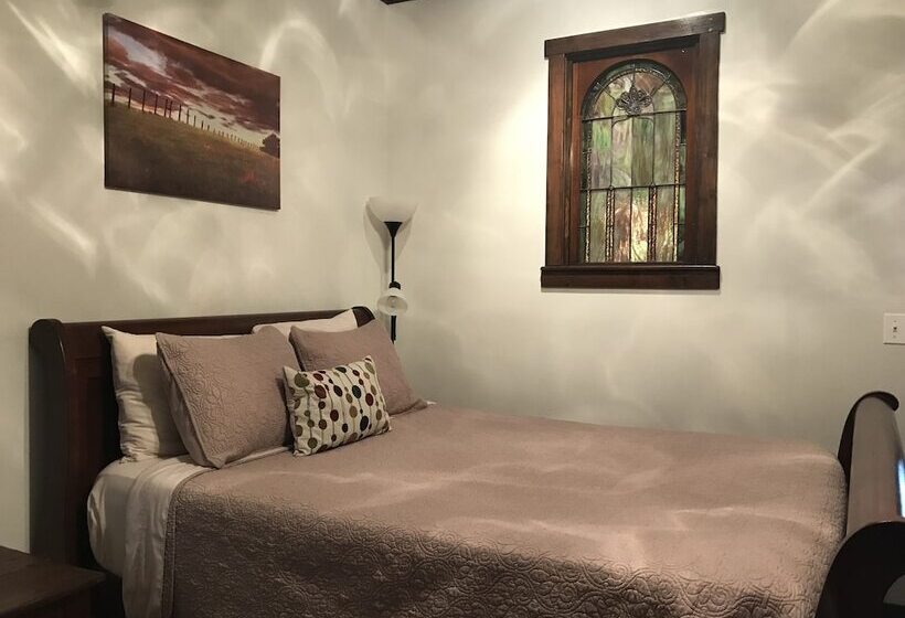 مبيت وإفطار Mcgrady Inn