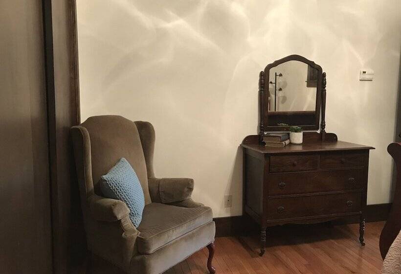 مبيت وإفطار Mcgrady Inn