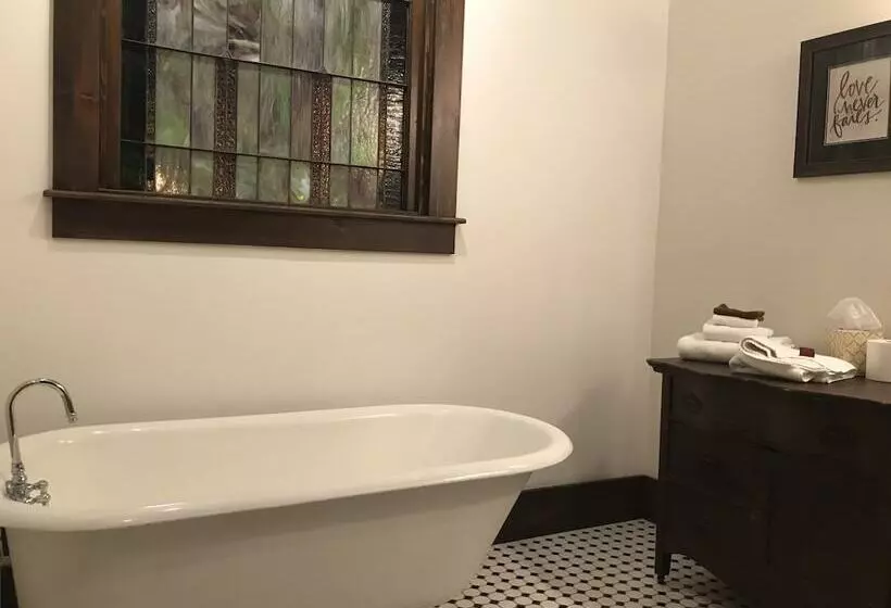 Bed and Breakfast Mcgrady Inn