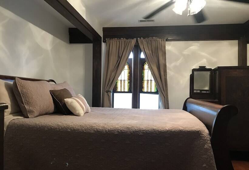 مبيت وإفطار Mcgrady Inn