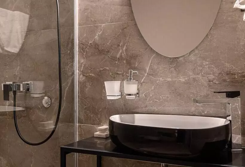 ホテル Artloft Garni