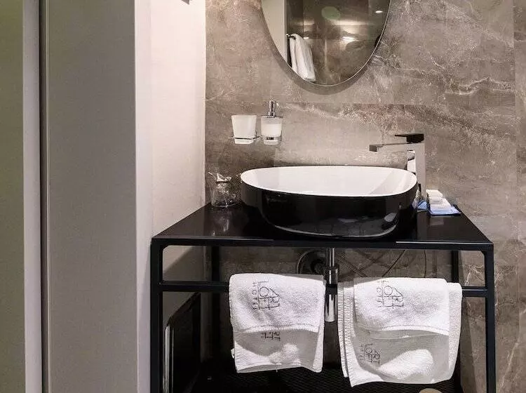 ホテル Artloft Garni