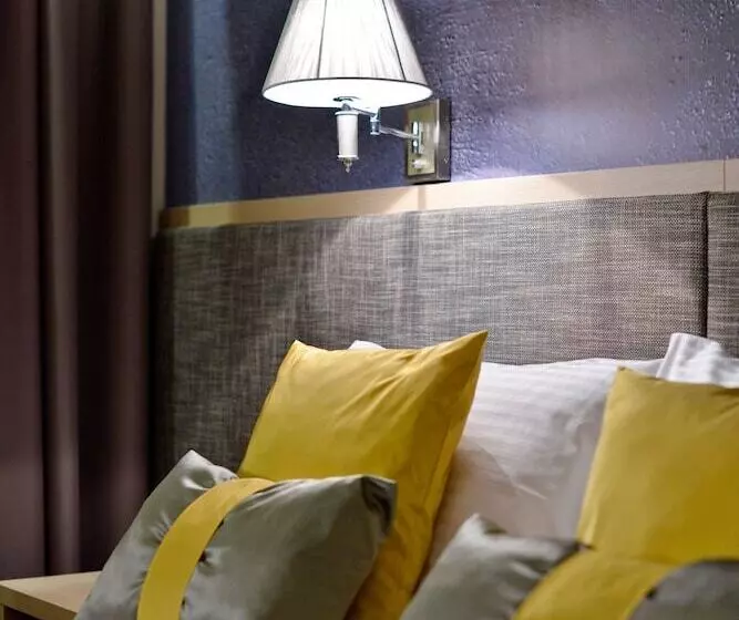 ホテル Artloft Garni