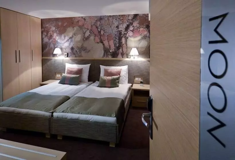 ホテル Artloft Garni