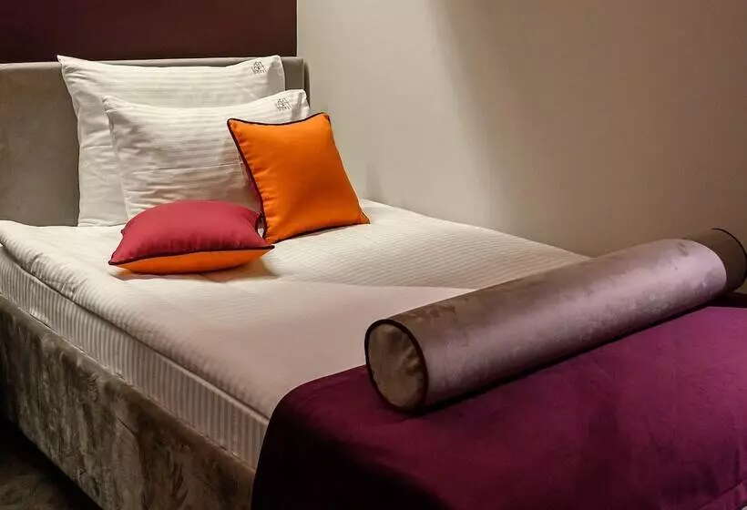 ホテル Artloft Garni