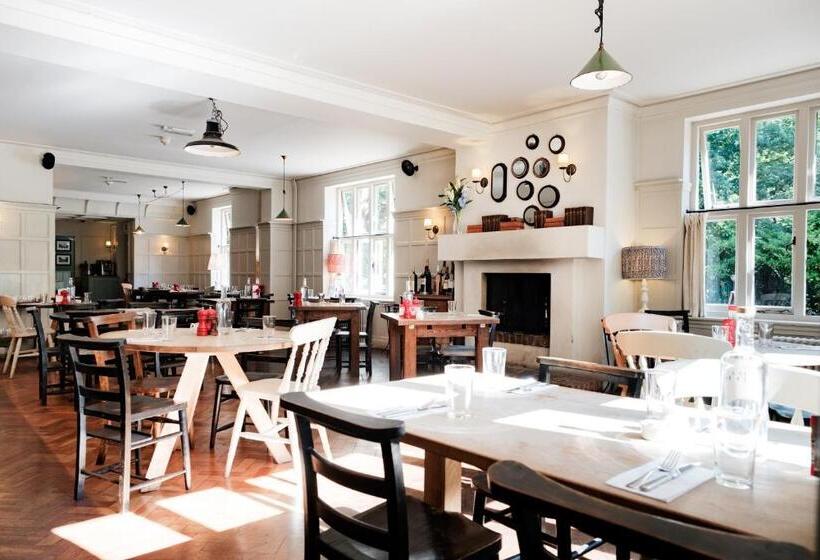 호텔 Bel And The Dragon Churt