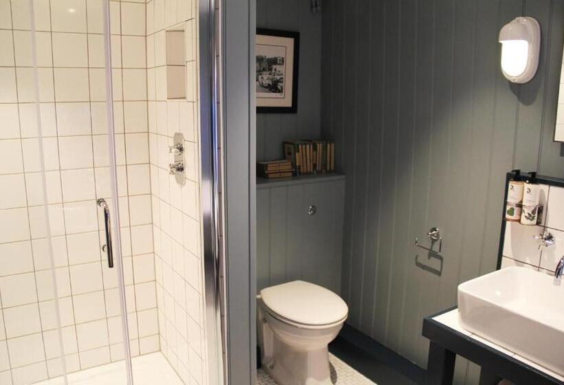 호텔 Bel And The Dragon Churt