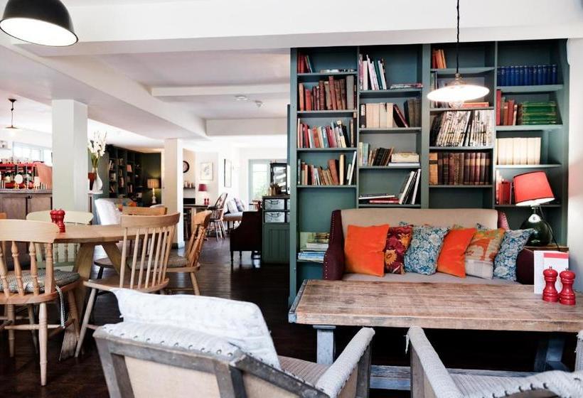 호텔 Bel And The Dragon Churt