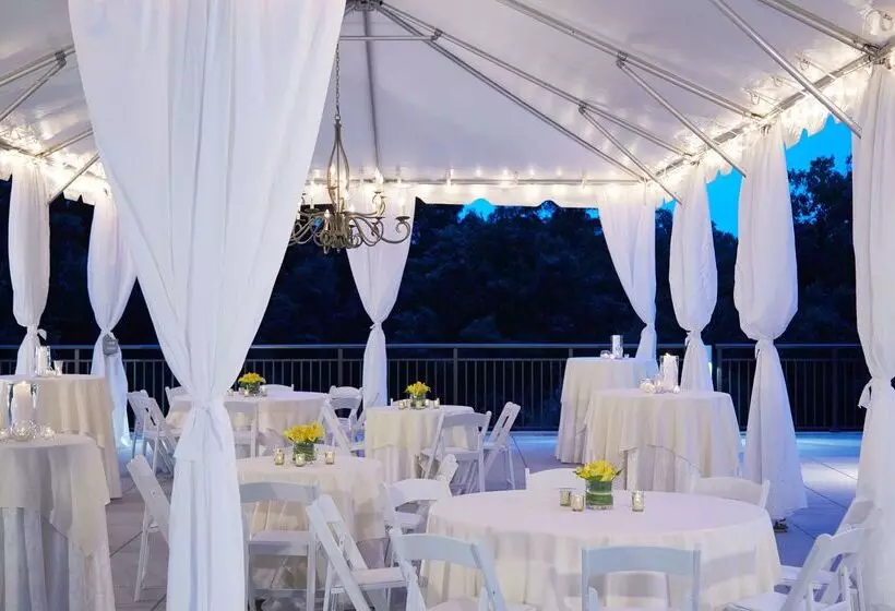 Отель Hyatt Regency Atlanta Perimeter At Villa Christina