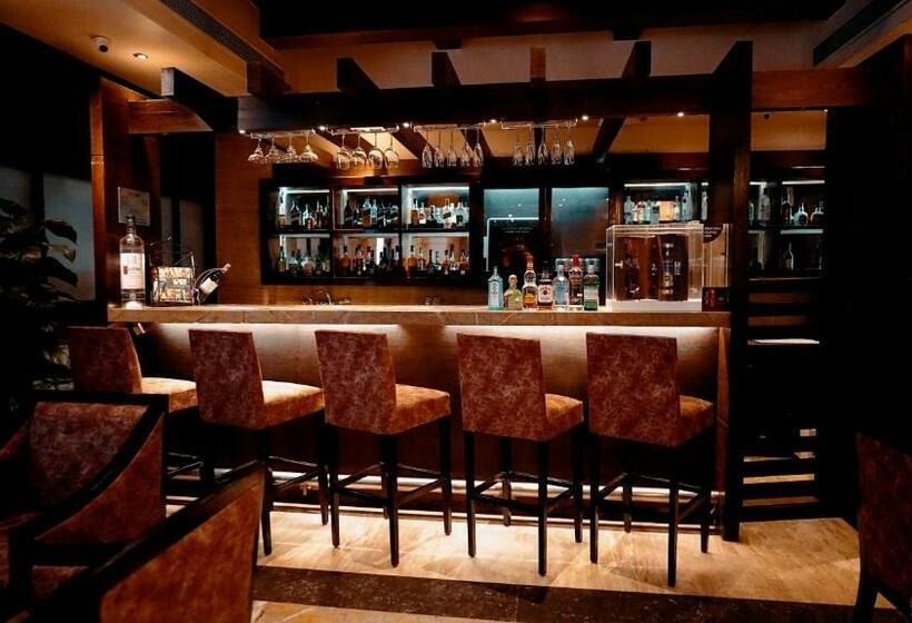 בית מלון כפרי Leisure Inn Grand Chanakya