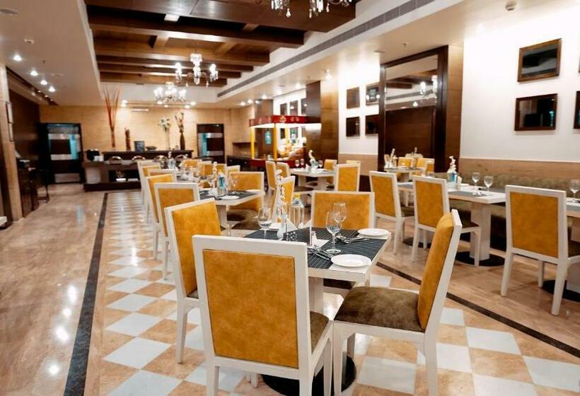 בית מלון כפרי Leisure Inn Grand Chanakya