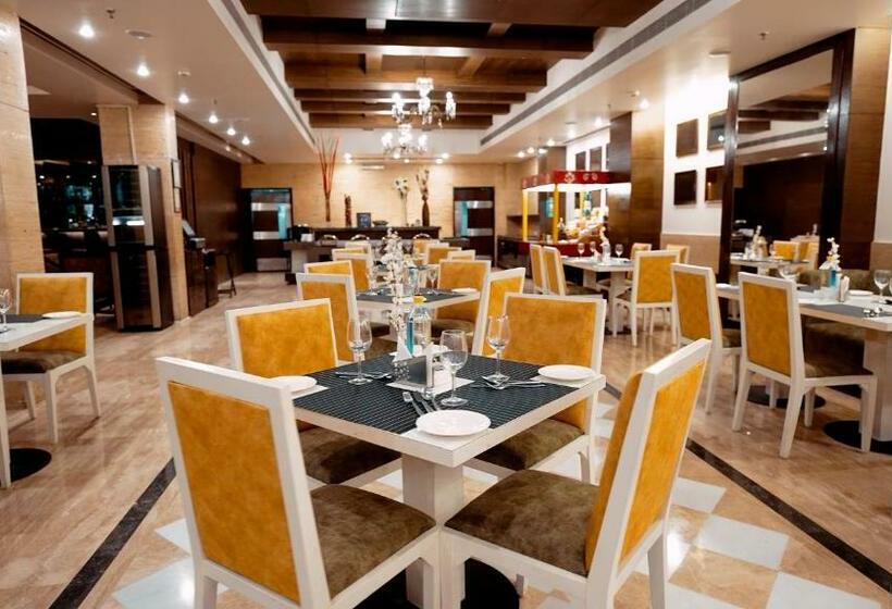 בית מלון כפרי Leisure Inn Grand Chanakya