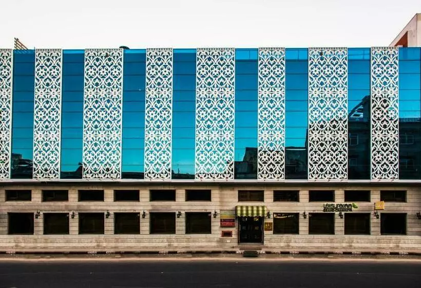 هتل Leisure Inn Grand Chanakya