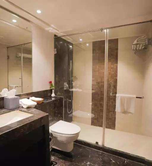 هتل Leisure Inn Grand Chanakya