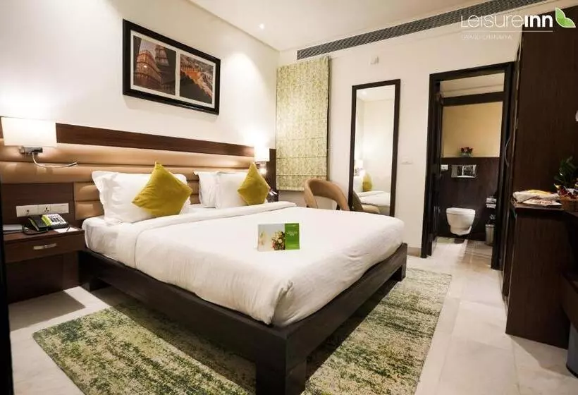 هتل Leisure Inn Grand Chanakya