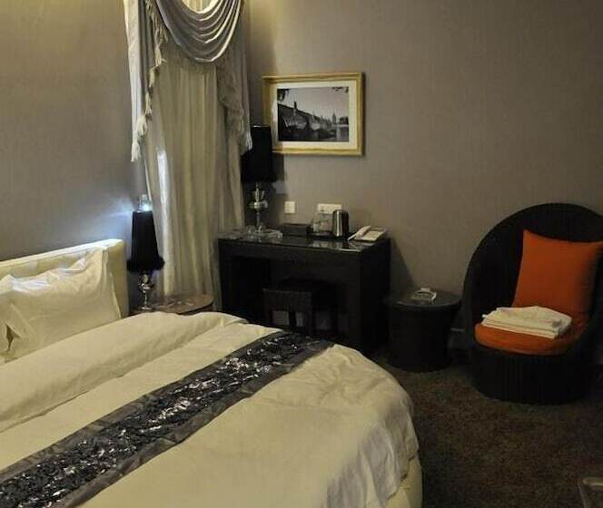 Hotel Luoyang Bohemia