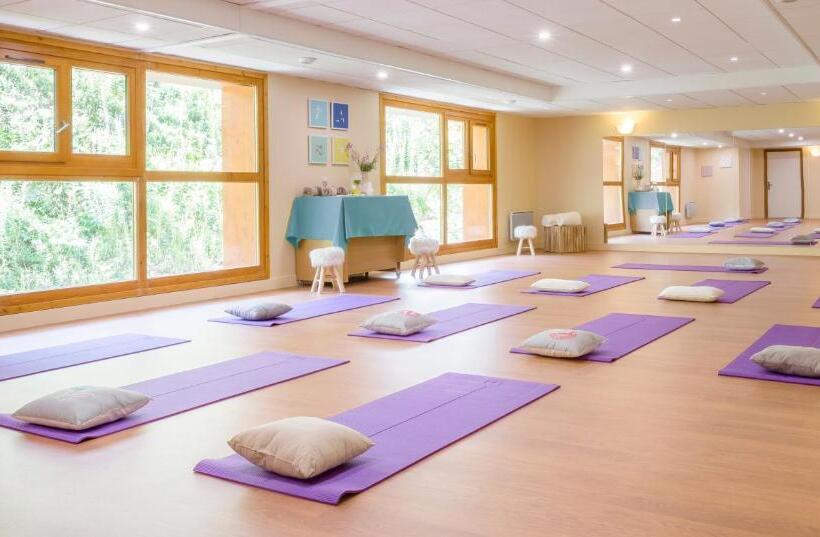 Отель Residence Club Mmv L Etoile Des Cimes