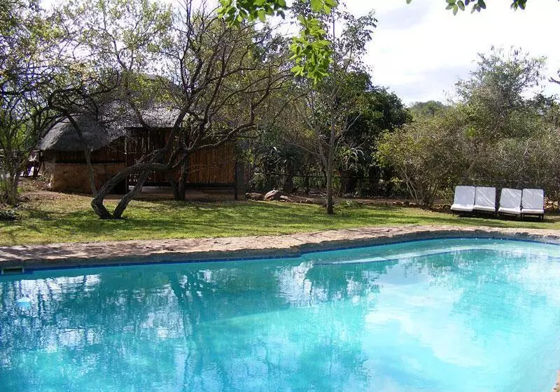 酒店 Shayamoya Tiger Fishing And Game Lodge