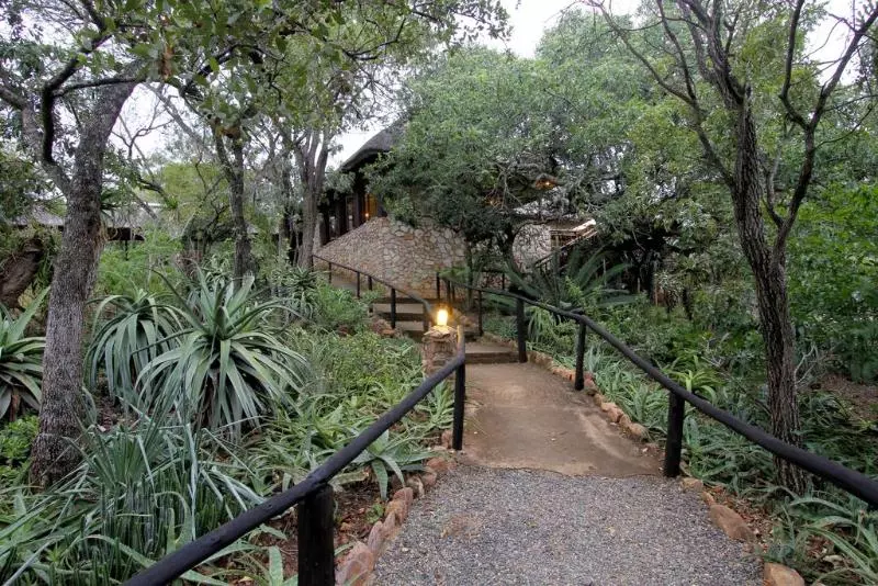 酒店 Shayamoya Tiger Fishing And Game Lodge