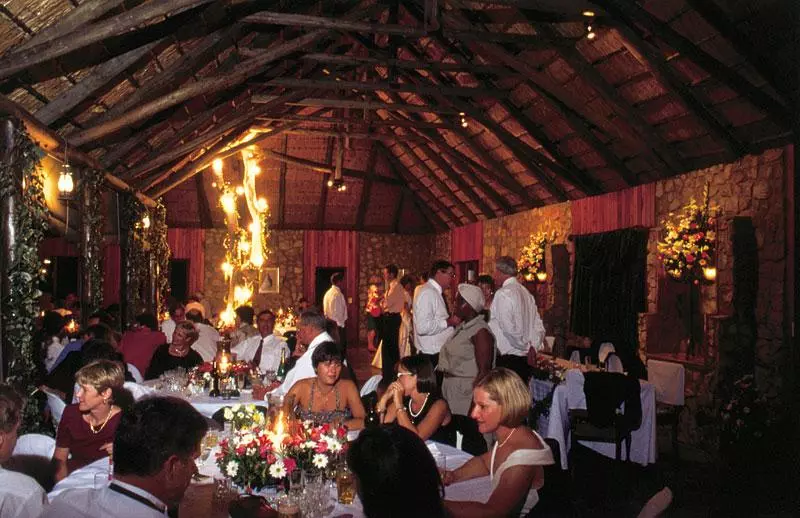 酒店 Shayamoya Tiger Fishing And Game Lodge