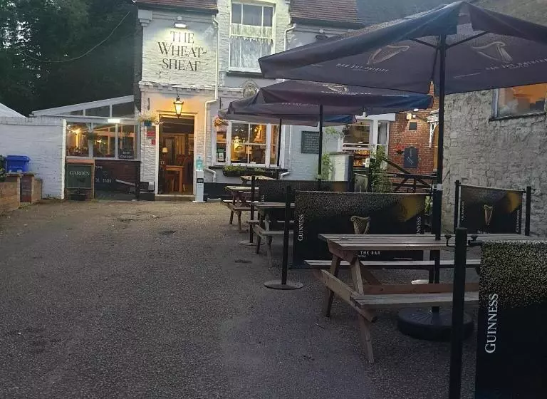 هتل The Wheatsheaf Inn