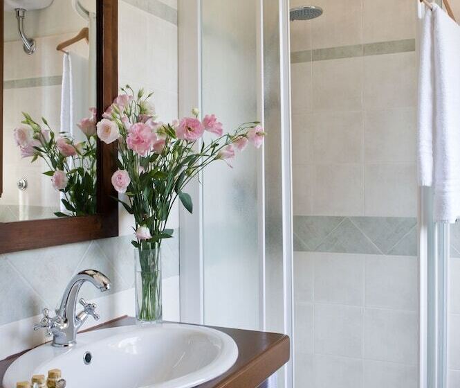 هتل Torre Palombara   Dimora Storica