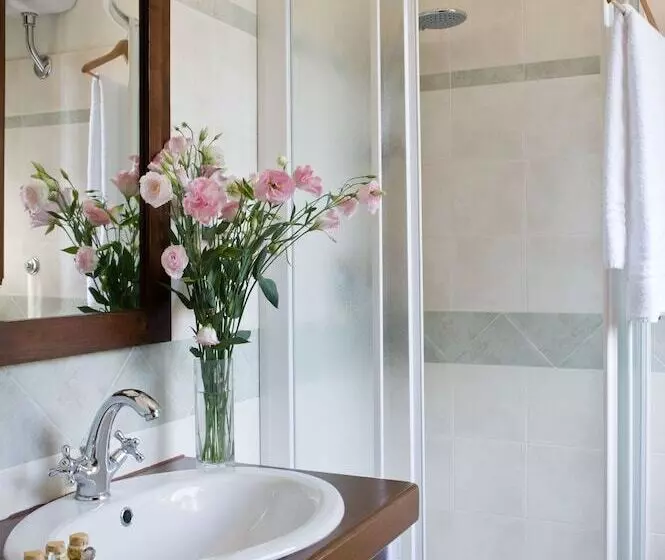 فندق Torre Palombara Dimora Storica