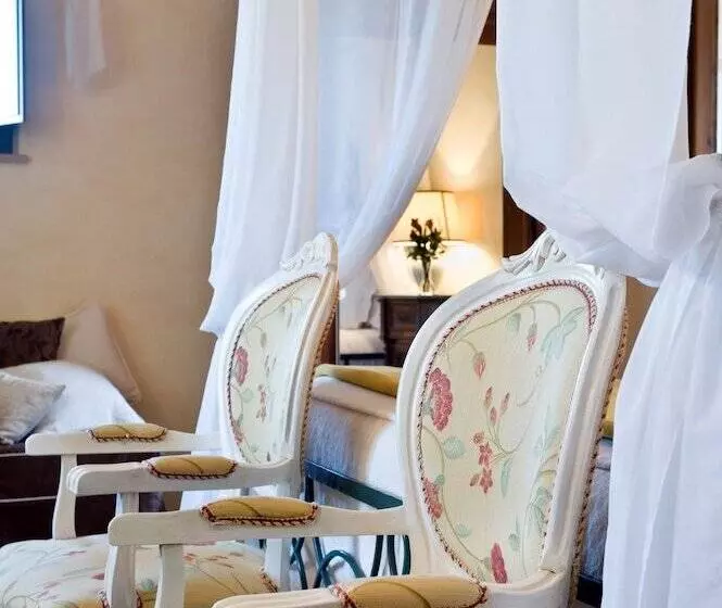 فندق Torre Palombara Dimora Storica